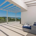 Luna Villa